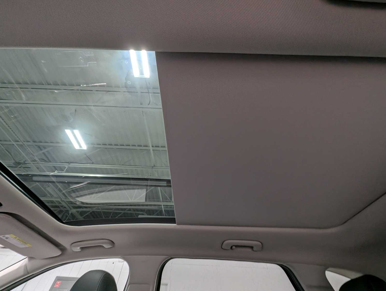Used 2022 RED Kia SX image 15