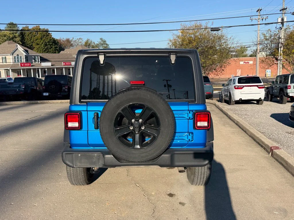 Used 2021 Blue Jeep Unlimited Sport Altitude image 7