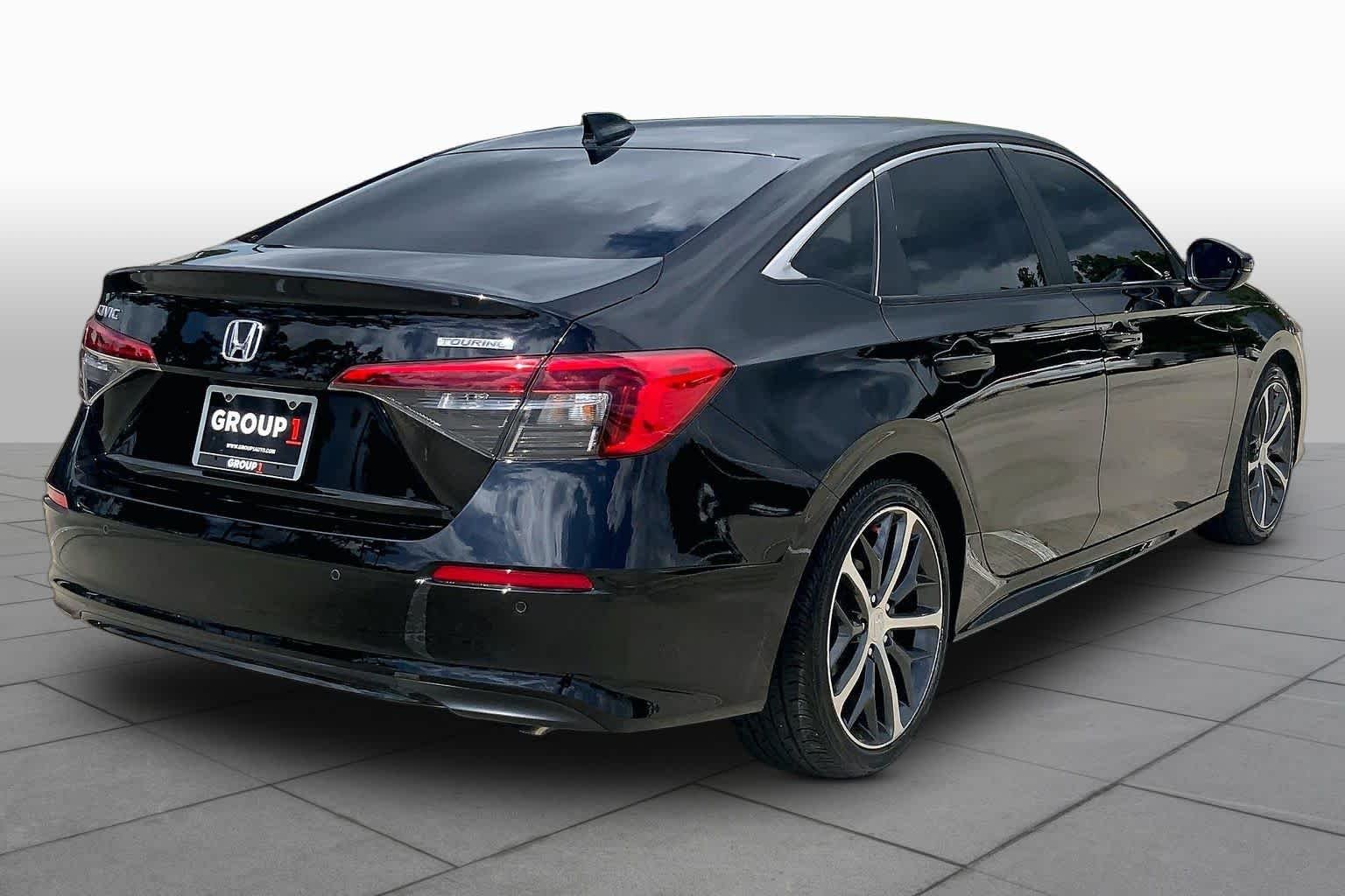 Used 2024 Crystal Black Pearl Honda Touring image 13