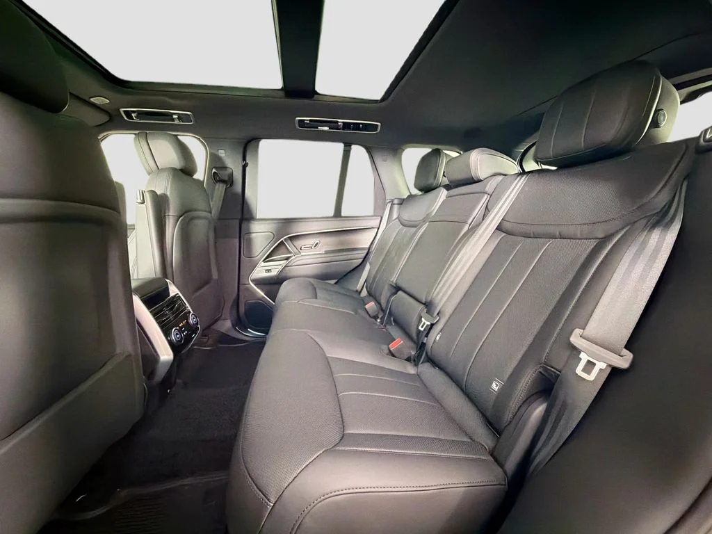 New 2026 Obsidian Black Satin Land Rover SE image 26