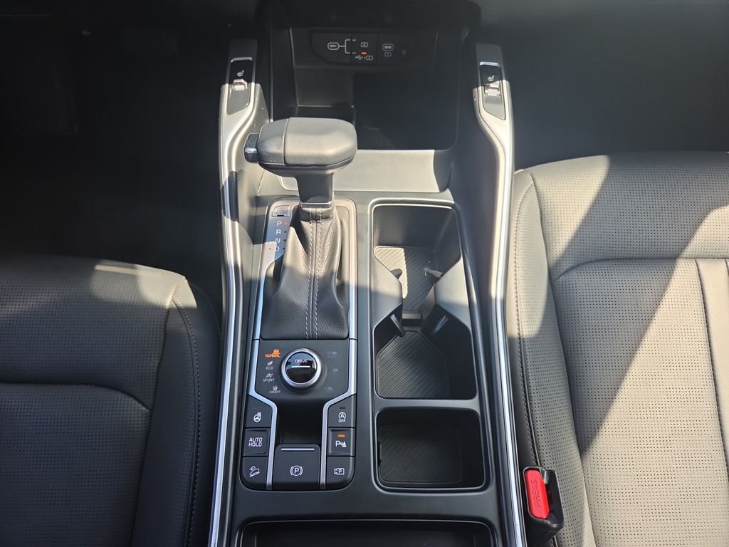 Used 2025 White Kia X-Line EX image 20