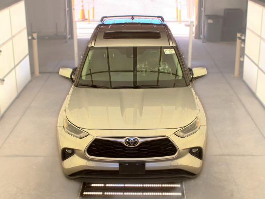 Used 2021 Silver Toyota XLE image 2