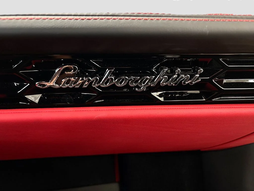 Used 2020 Red Lamborghini Base image 26