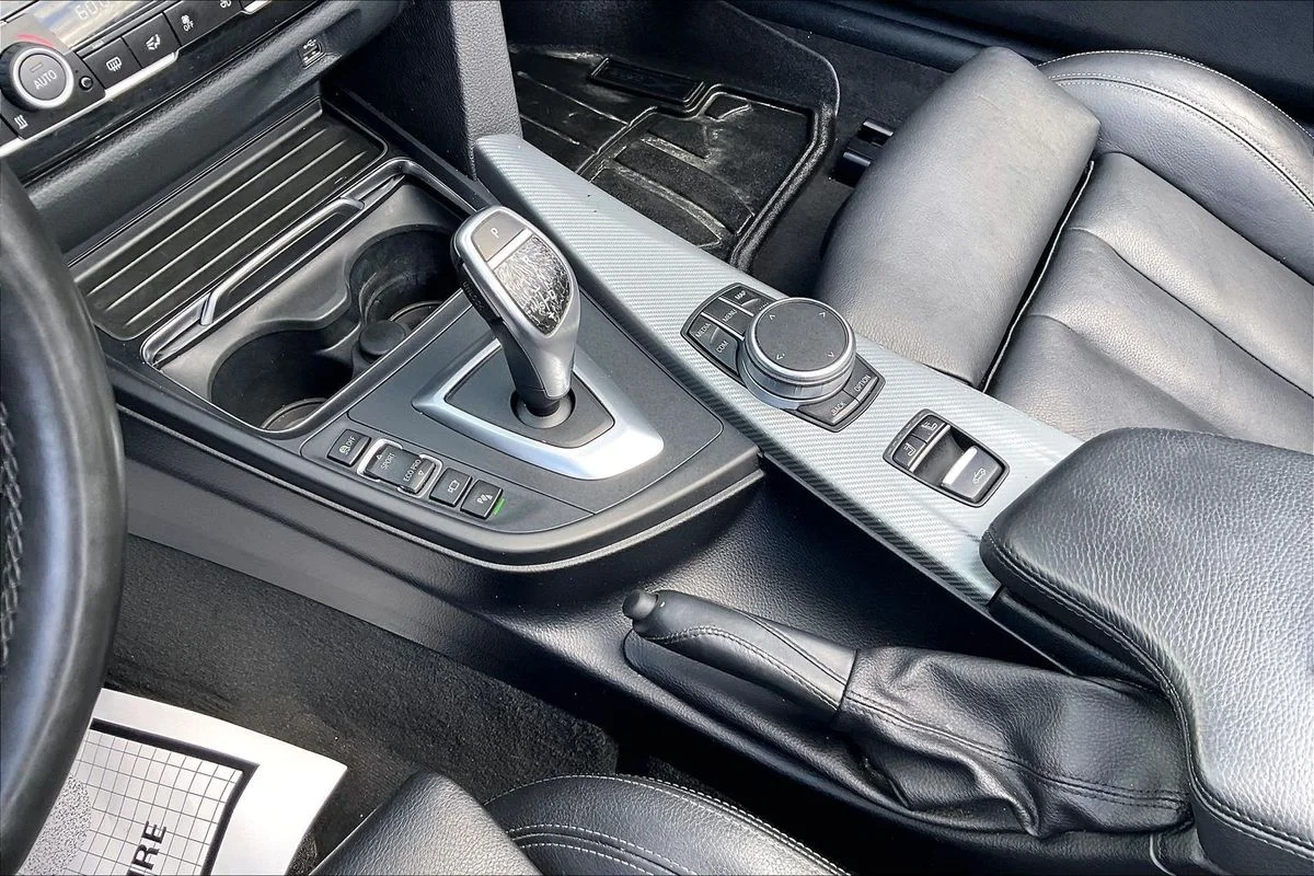 Used 2019 Black BMW xDrive image 17