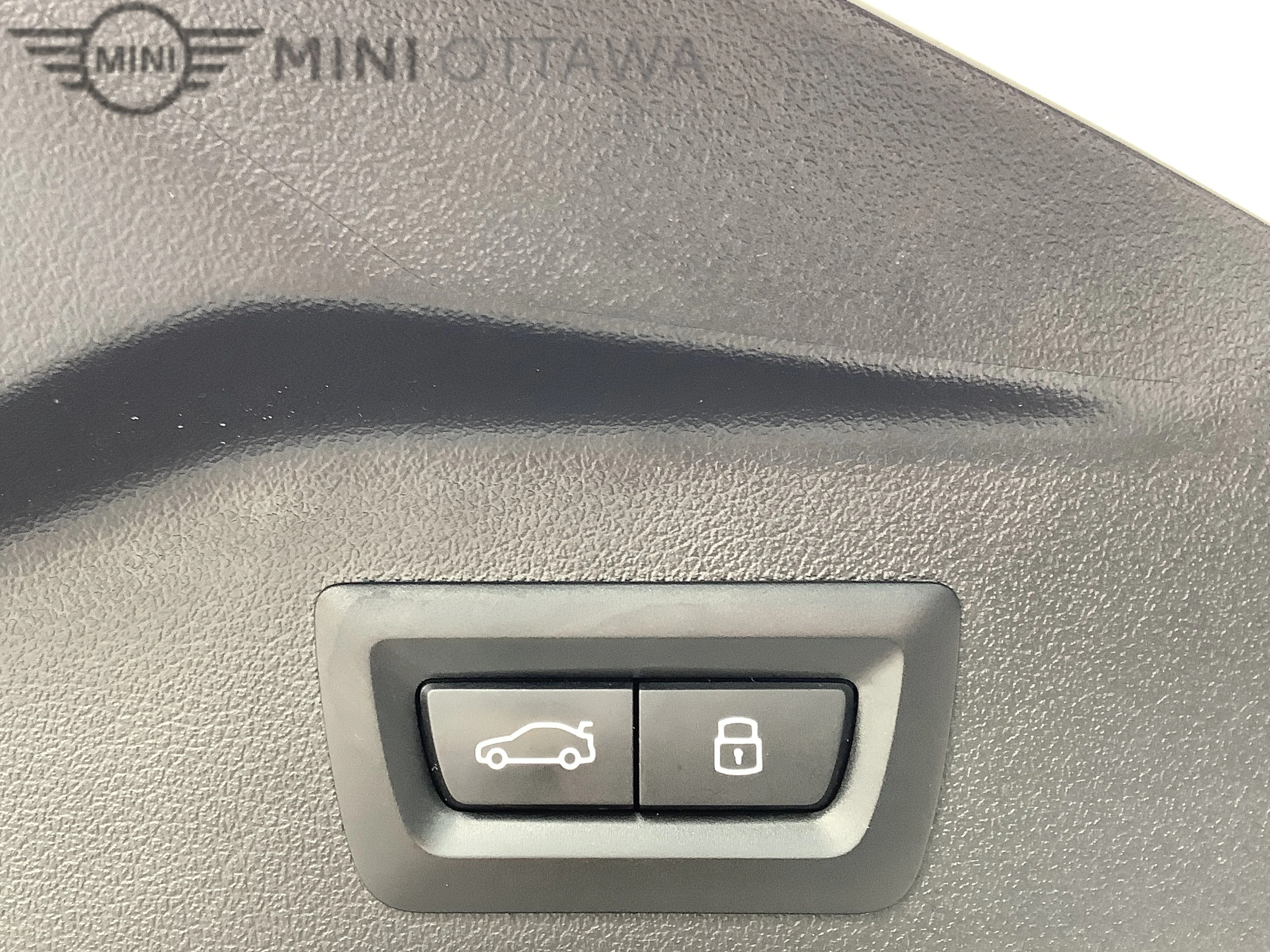 Used 2024  BMW xDrive40i image 26
