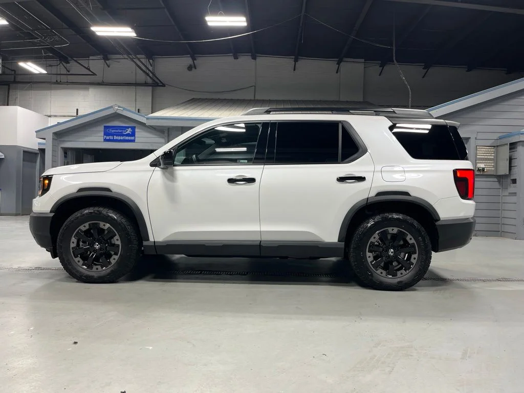 Used 2026 Platinum White Pearl Honda TrailSport Elite image 4