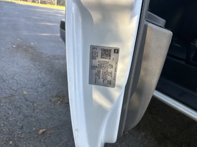 Used 2025 White Chevrolet LT image 33
