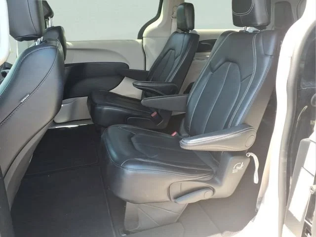 Used 2024 Black Chrysler Touring L image 18