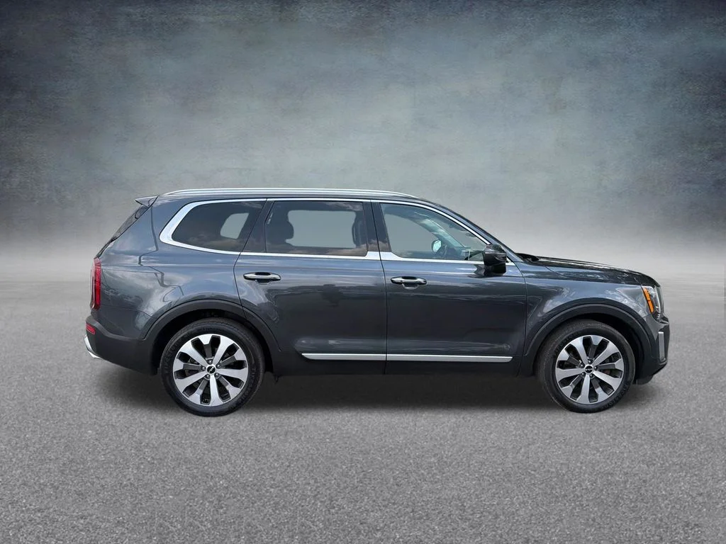 Used 2022 Gray Kia S image 14