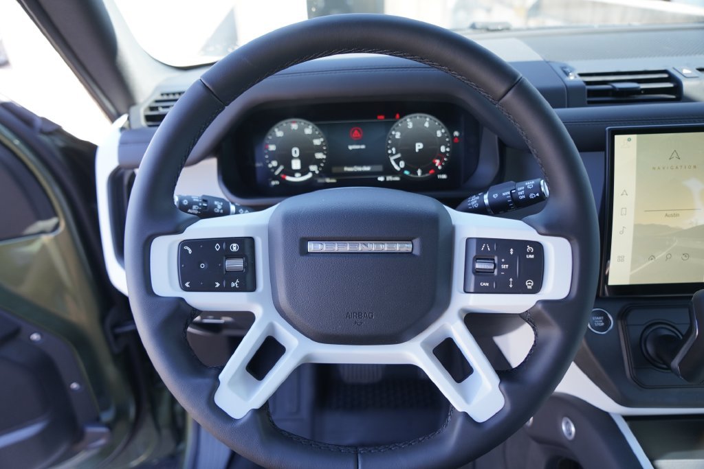 New 2026 Woolstone Green Land Rover X-Dynamic SE image 12