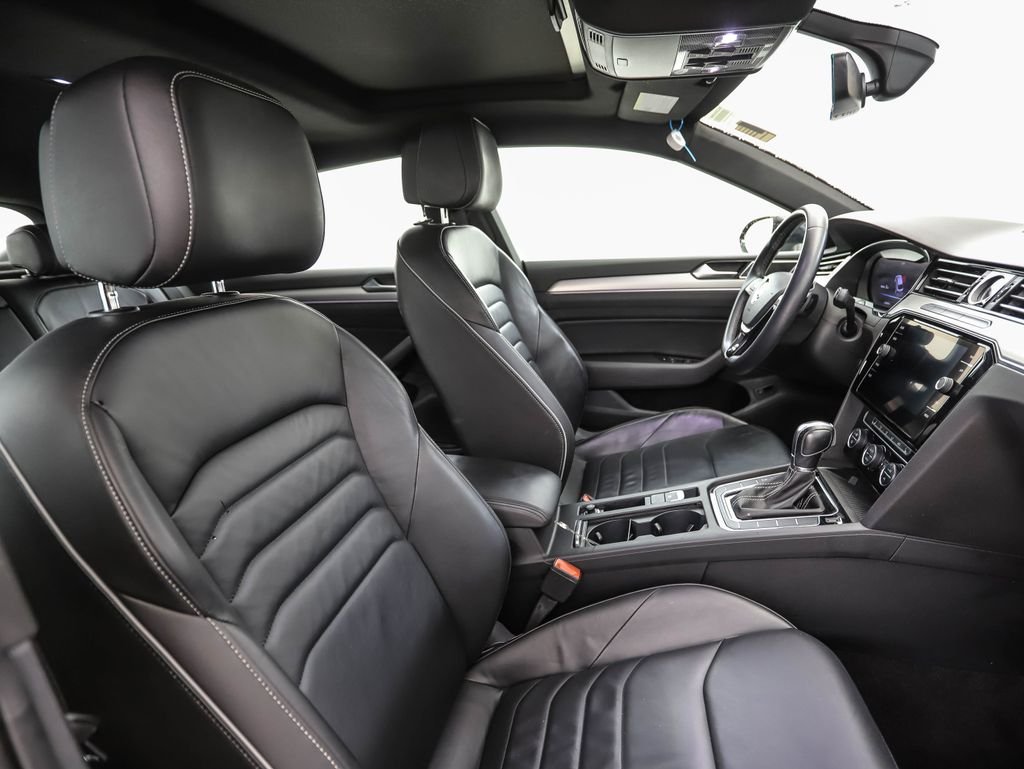 Used 2019 Deep Black Volkswagen 2.0T SEL R-Line image 30