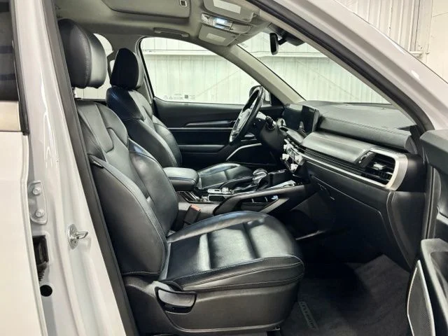 Used 2024 White Kia S image 22