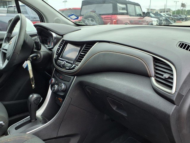 Used 2020 SUMMIT WHITE Chevrolet LS image 14