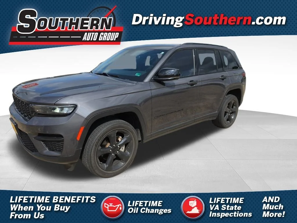 Used 2023 Gray Jeep Altitude X image 1