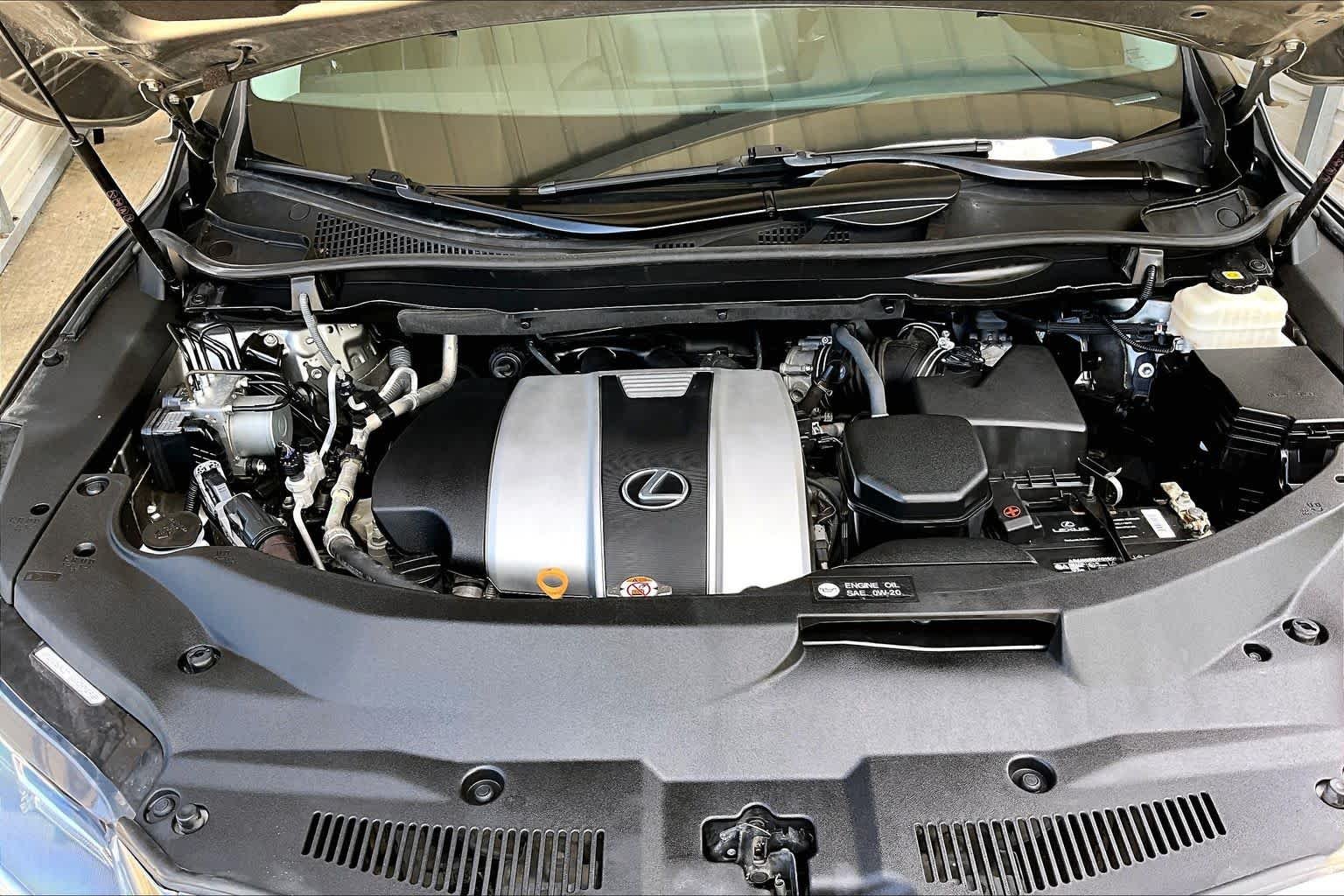 Used 2020 Atomic Silver Lexus  image 32