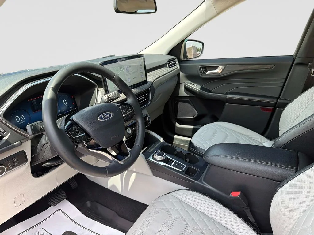 Used 2024 Gray Metallic Ford Platinum image 20