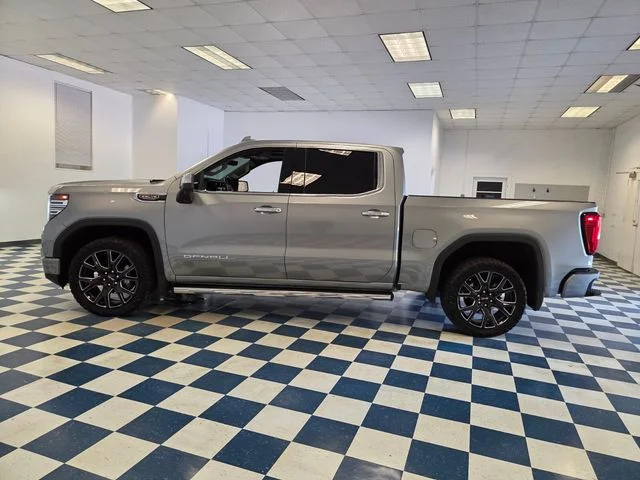 Used 2025 Silver GMC Denali image 4