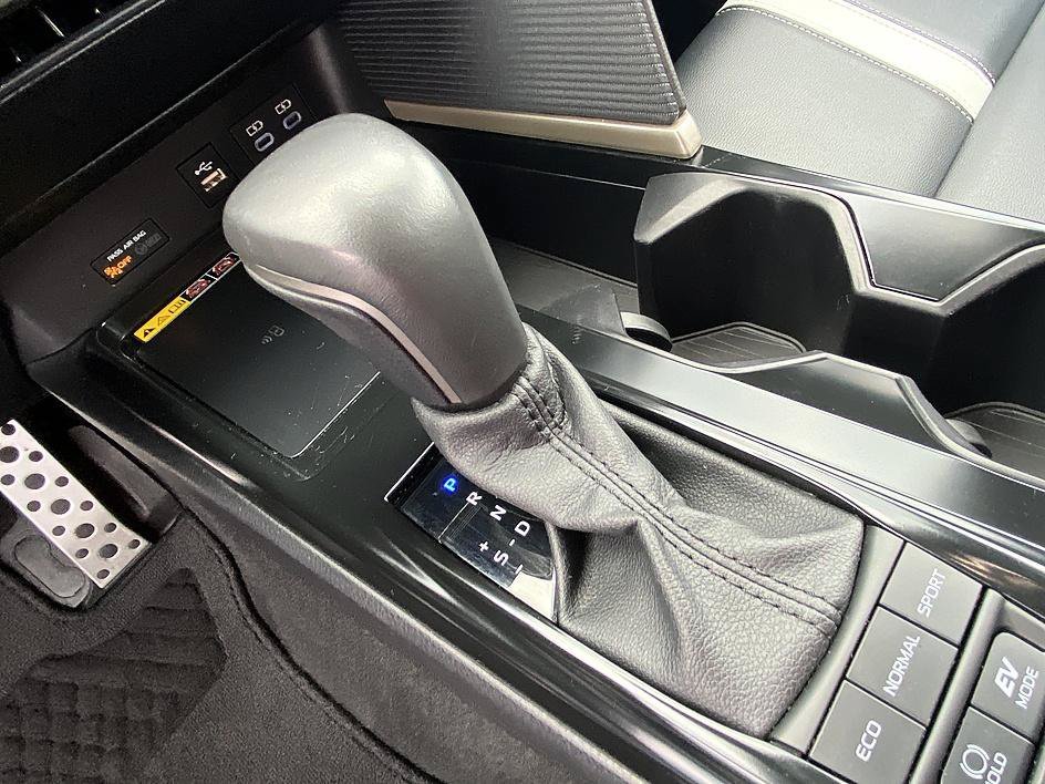 Used 2025 Ice Cap Toyota SE image 20