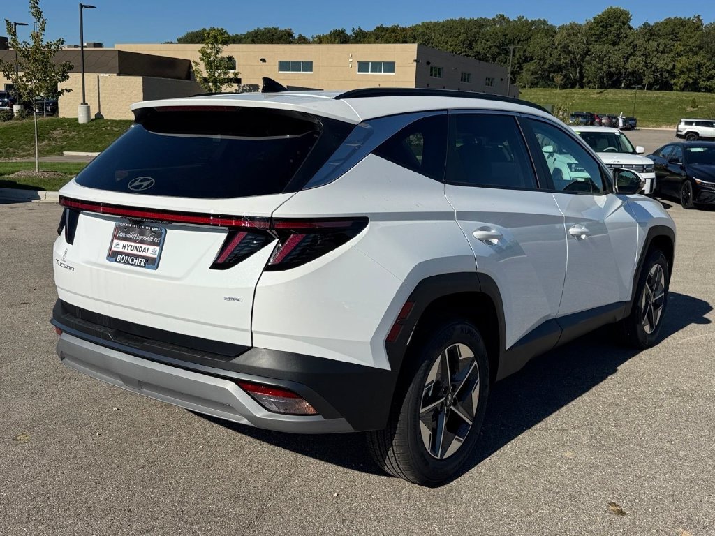 New 2026 White Pearl Hyundai SEL Premium image 4