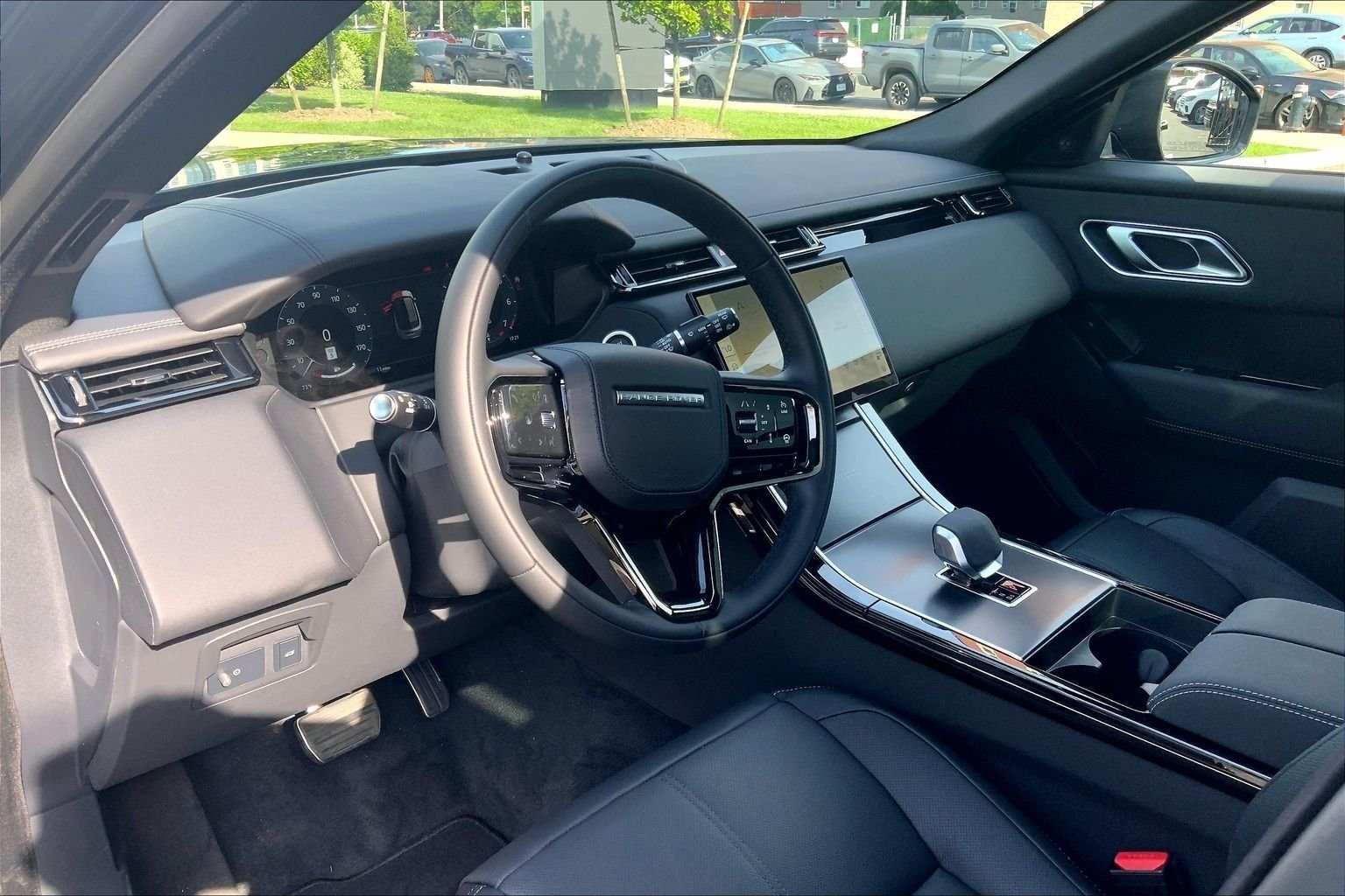 New 2026 Santorini Black LAND ROVER  image 8