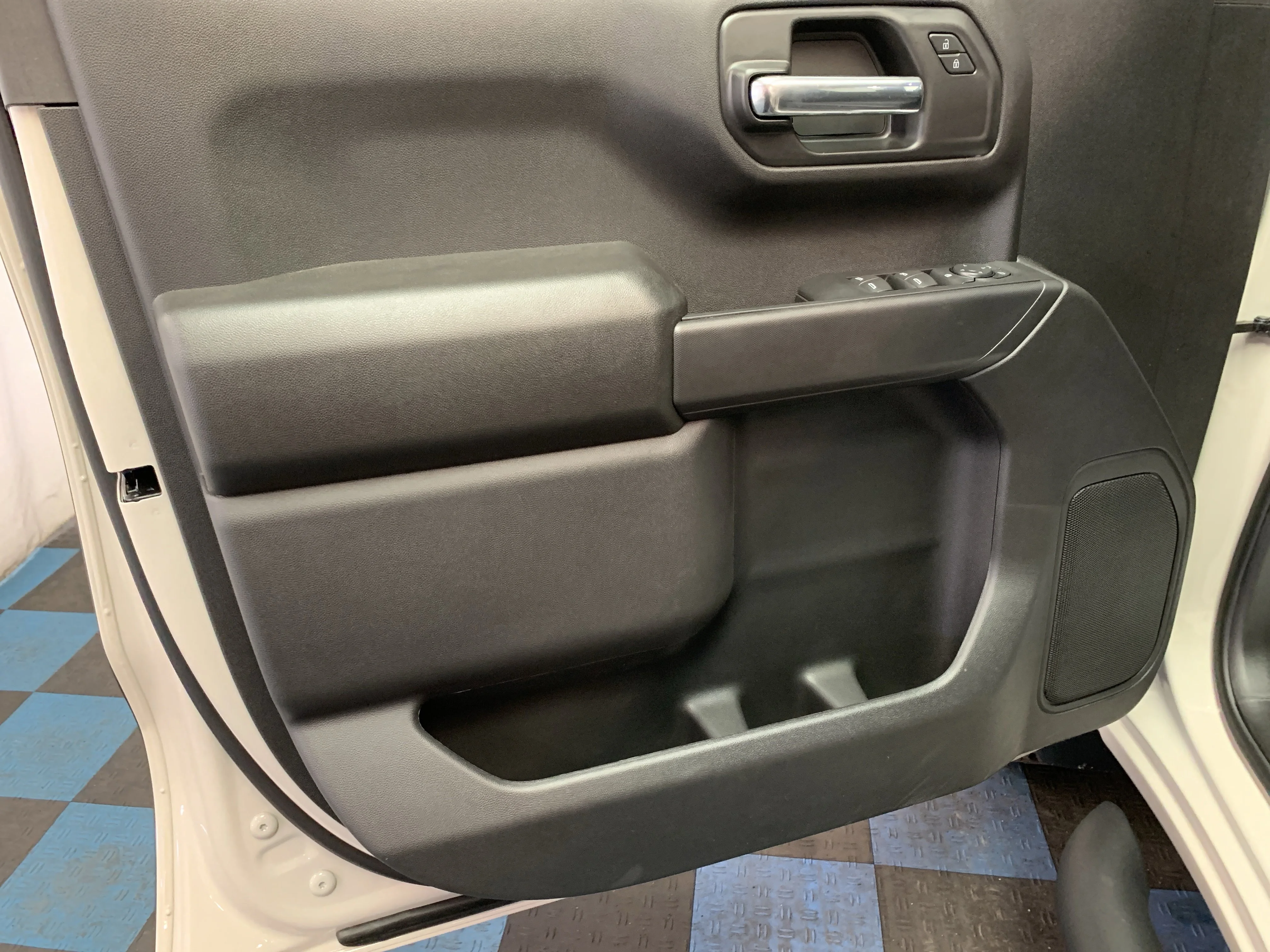 2026 Chevrolet Silverado 1500 Custom Trail Boss - Photo 9