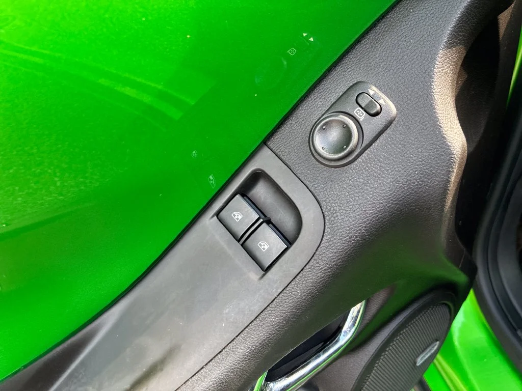 Used 2010 Green Chevrolet 1LT image 11