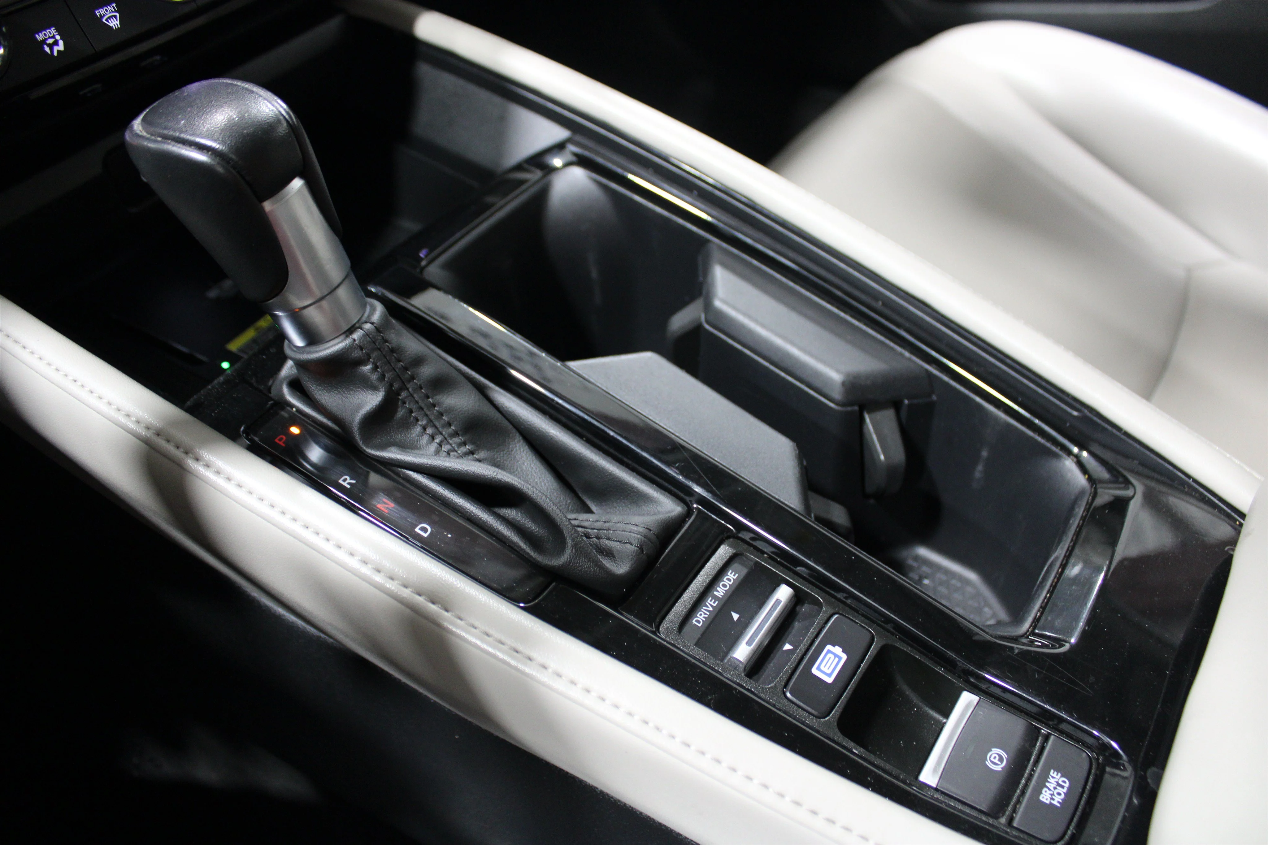 Used 2023 WHTIE Honda Touring image 16