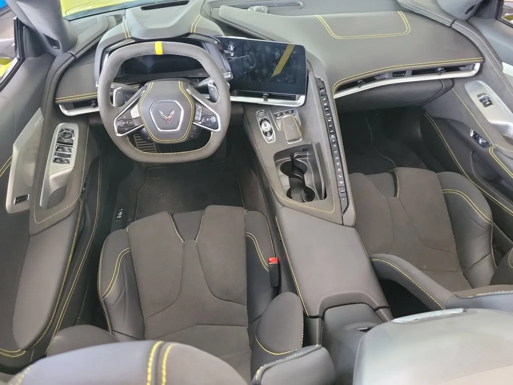 Used 2023 ACCELERATE YELLOW METALLIC Chevrolet 3LT image 18