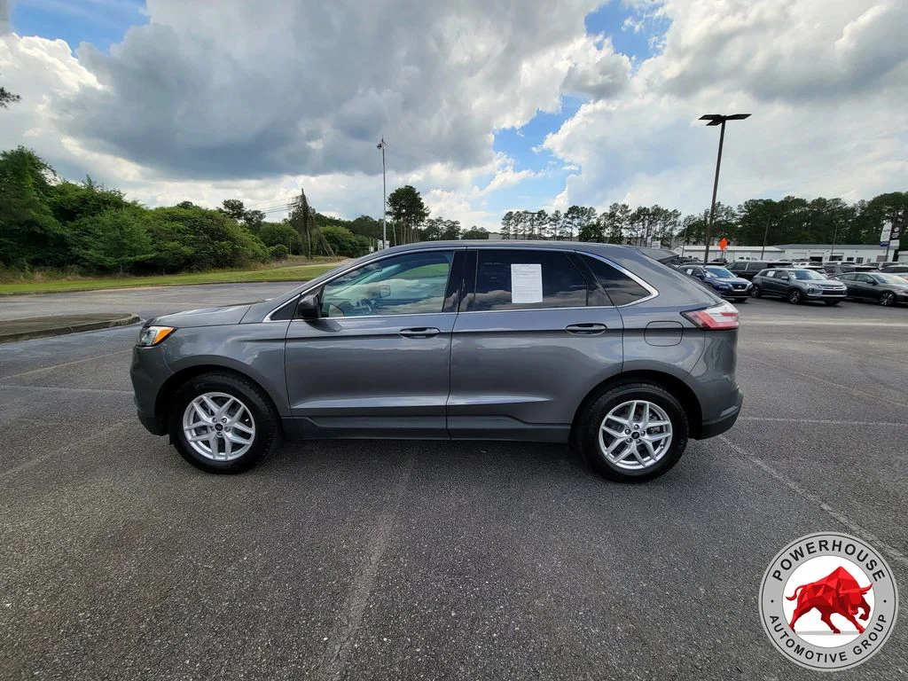 Used 2024 Gray Ford SEL image 2