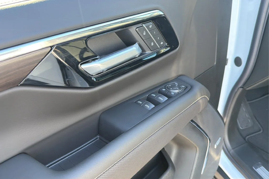 New 2027 Polar White Tricoat Chevrolet Premier image 19