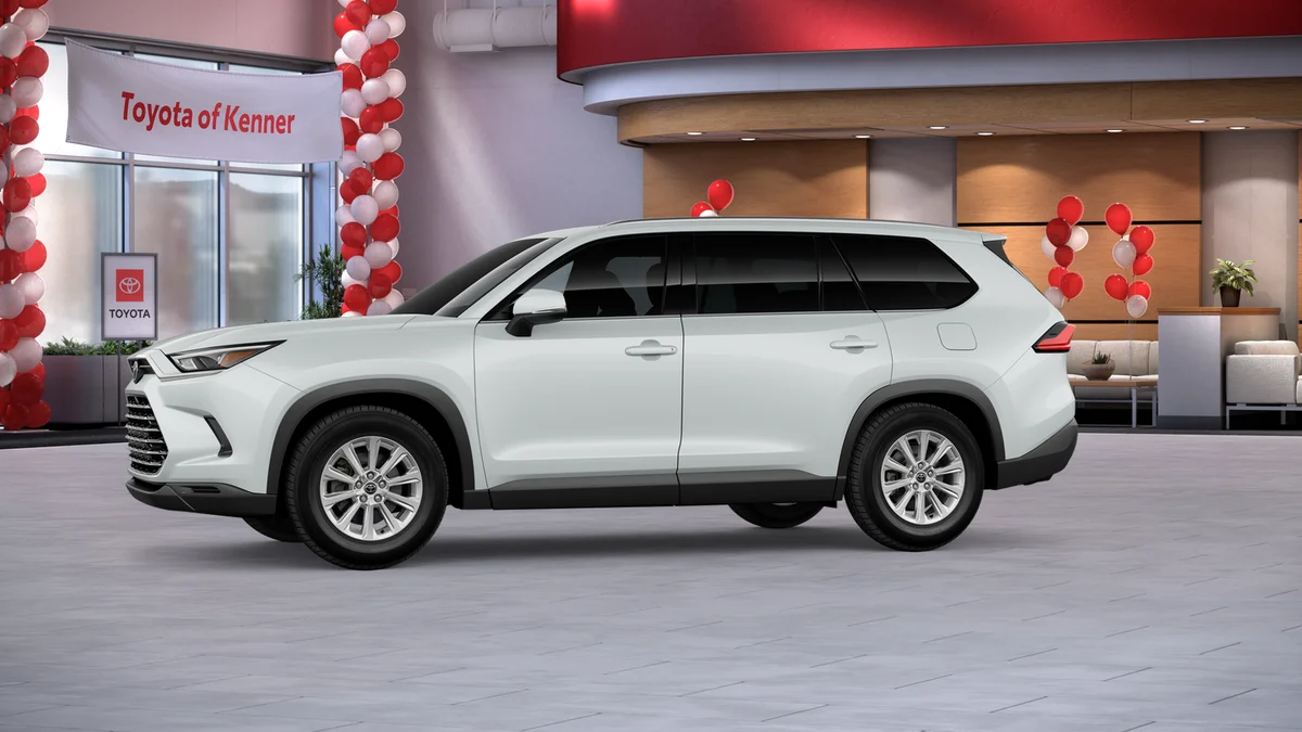 New 2026 Wind Chill Pearl Toyota XLE image 11
