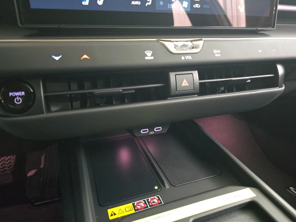 New 2026 Iridium Lexus PREMIUM AWD image 22