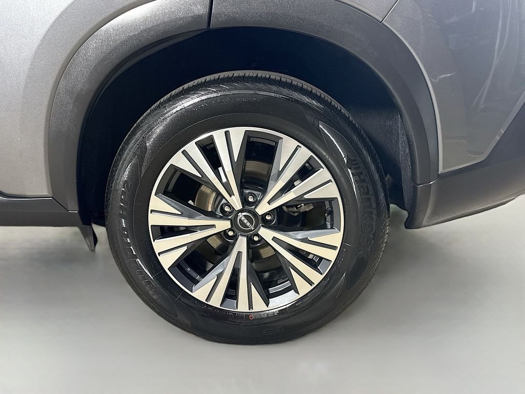 Used 2023 Gun Metallic Nissan SV image 9