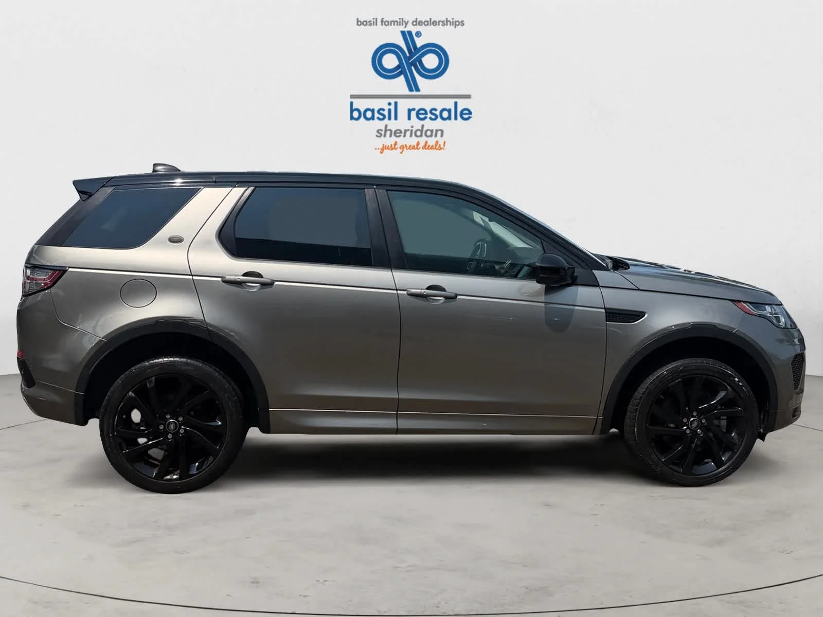 Used 2018 Corris Grey Metallic Land Rover HSE image 9