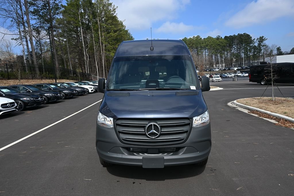 New 2026 Tenorite Gray Metallic Mercedes-Benz Crew 170 WB image 31
