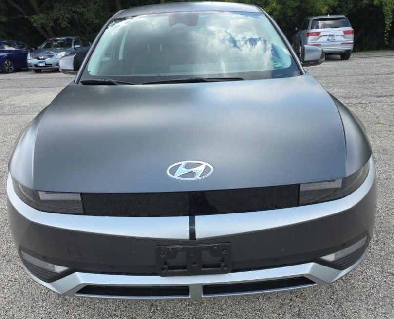 Used 2023 Gray Hyundai SEL image 8