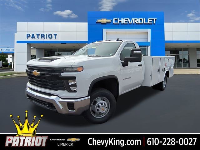 Summit White 2025 Chevrolet Silverado 3500HD Chassis Work Truck Regular Cab 4WD Pickup Truck Four-Wheel Drive
