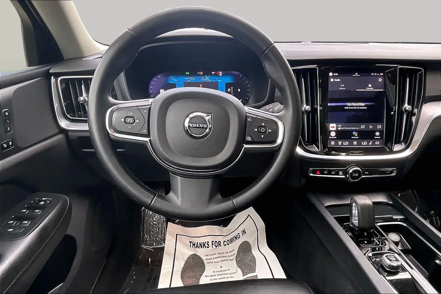 Used 2024  Volvo Core Dark Theme image 5
