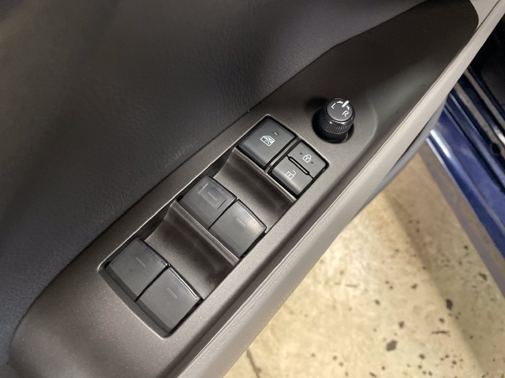 Used 2021  Toyota SE image 14