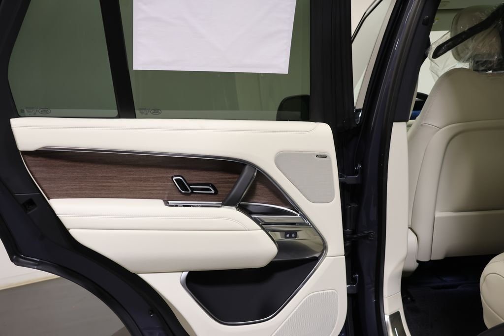 New 2026 Varesine Blue Land Rover SE image 31