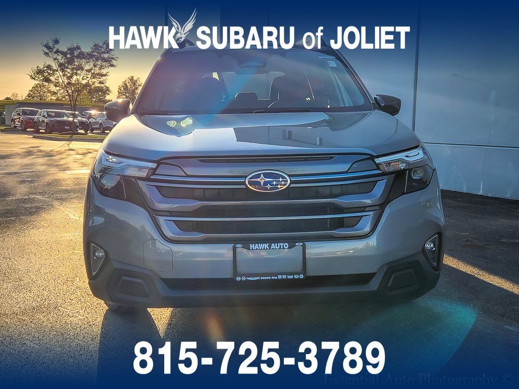 Used 2025 River Rock Pearl Subaru Premium image 4