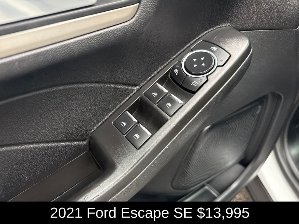 Used 2021 Oxford White Ford SE image 11