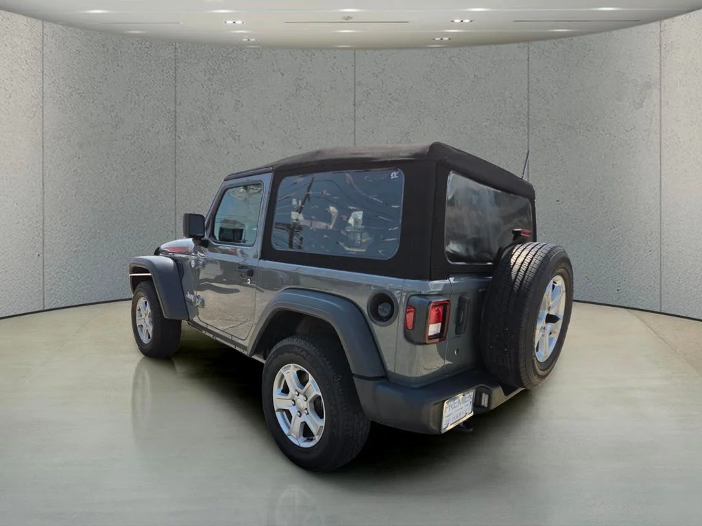 Used 2020 Gray Jeep Sport S image 3