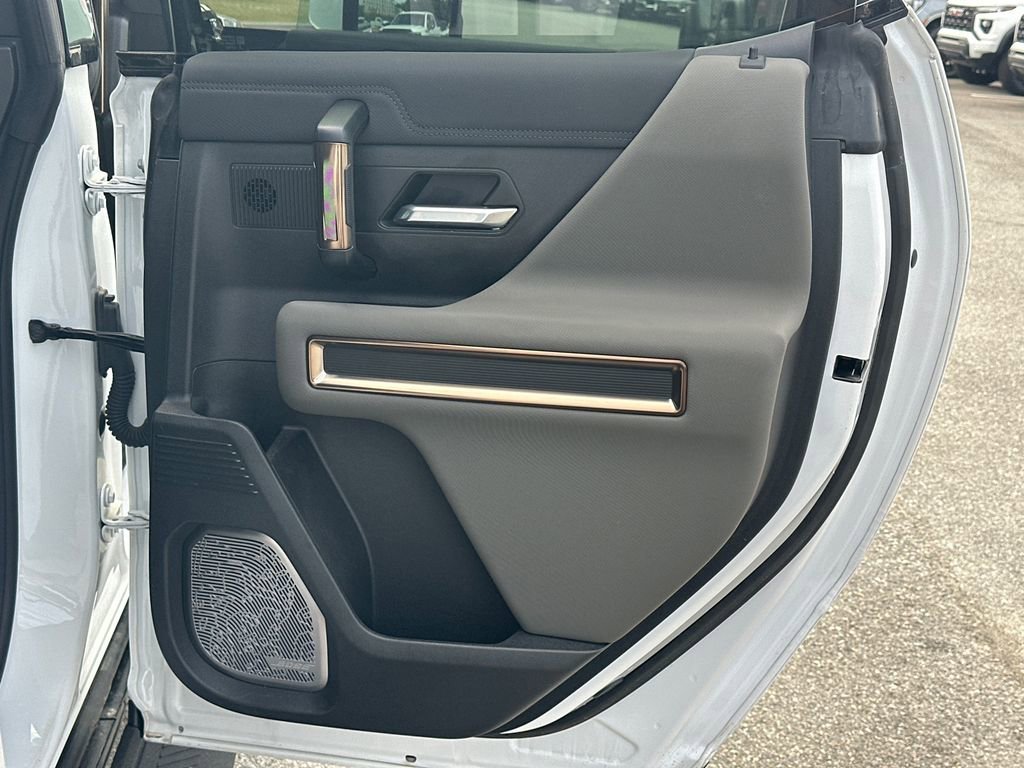 2024 GMC HUMMER EV 2X - Photo 16