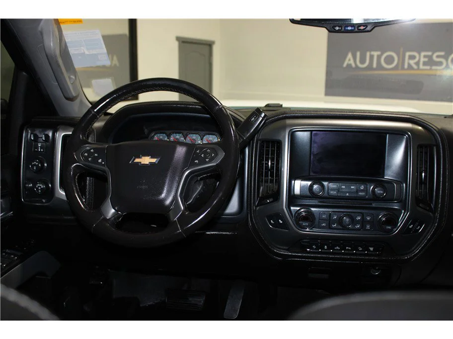 Used 2018 Summit White Chevrolet LTZ image 17