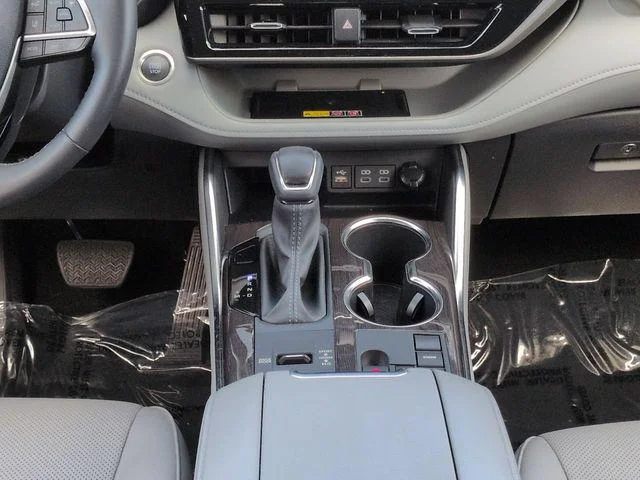 Certified Used 2025 CELESTIAL SILVER Toyota  image 19