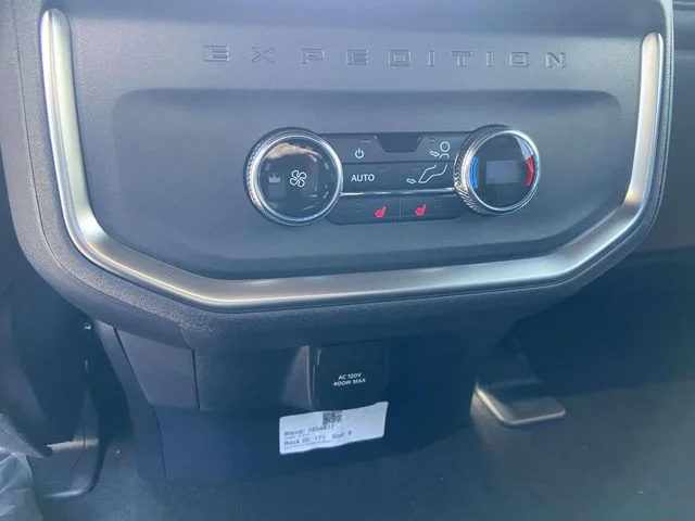 New 2027 Gray Ford Platinum image 11