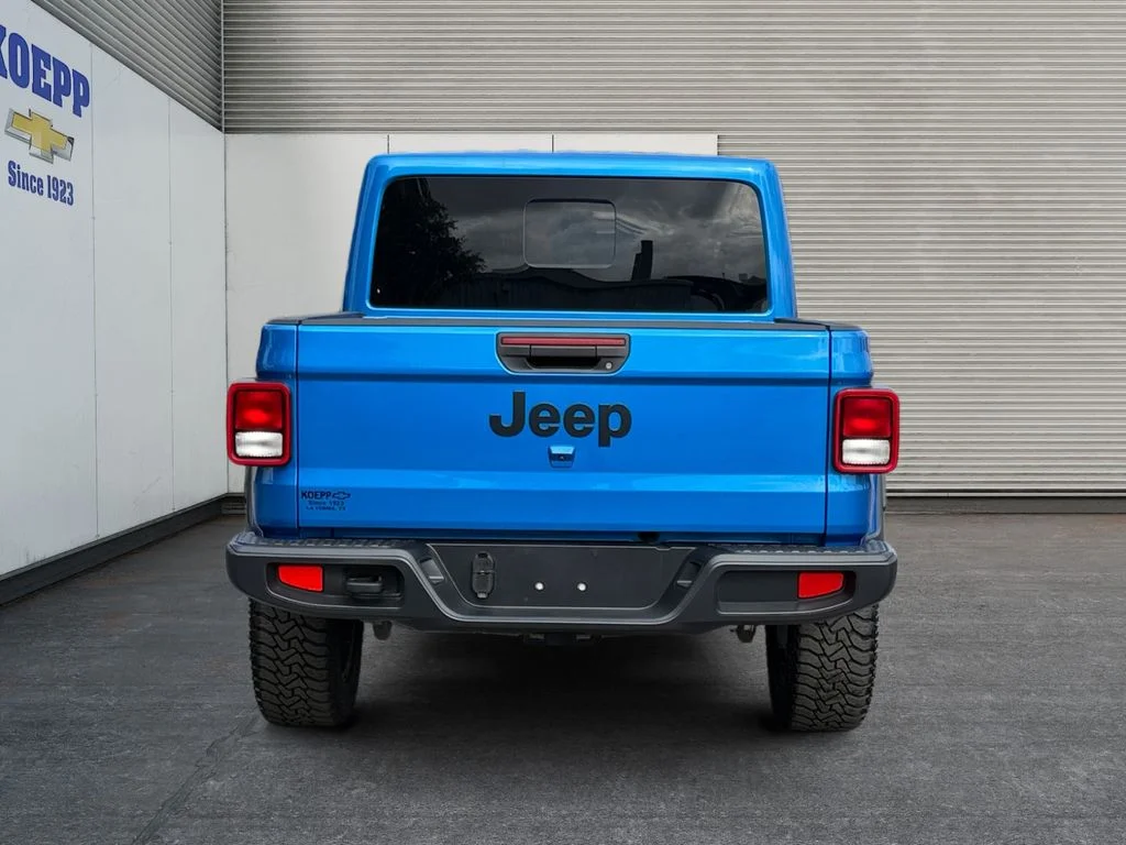 Used 2025 Hydro Blue Pearlcoat Jeep Nighthawk image 4