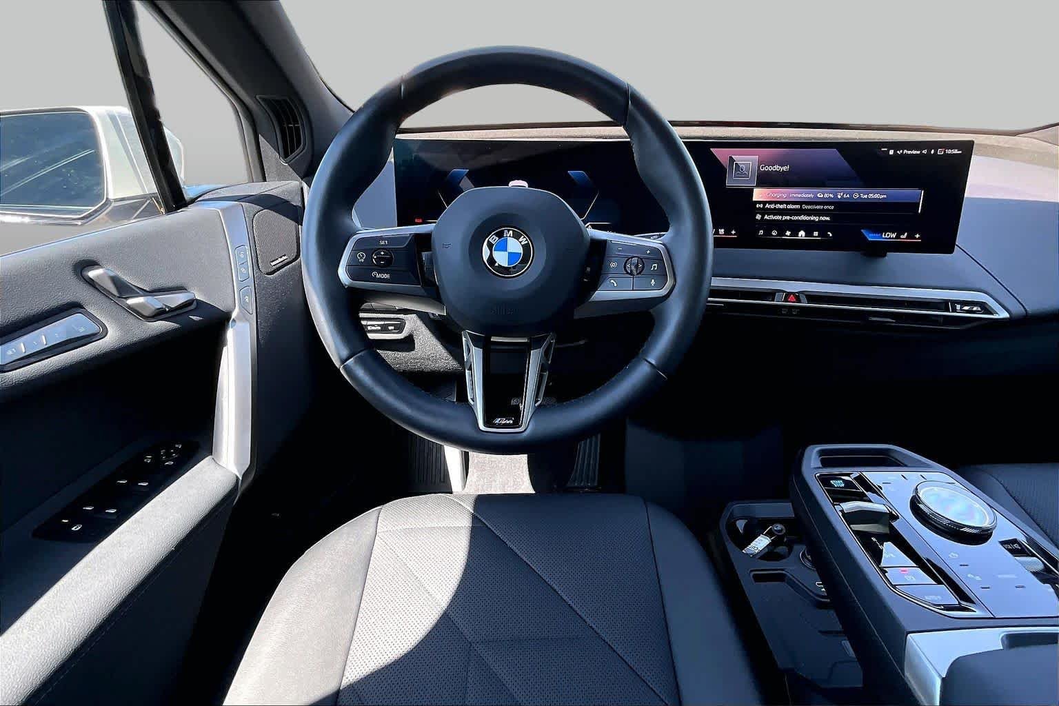 Used 2025 Alpine White BMW xDrive50 image 5