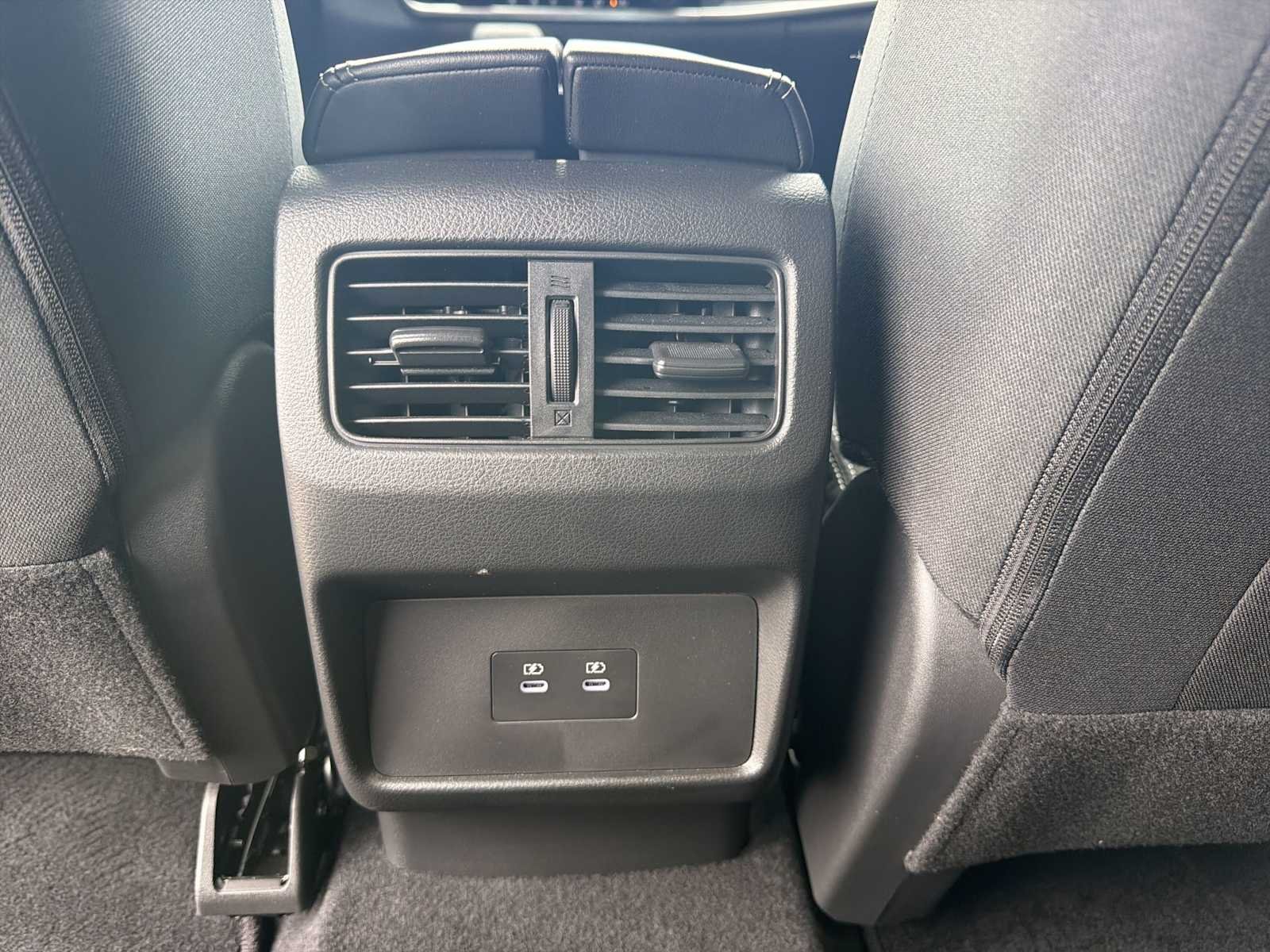 2024 Nissan Rogue SV - Photo 21